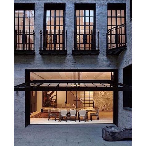 Door Window Apartment, Apartment Wishlist, Manhattan Loft, Glass Garage Door, Modern Garage, Modern Window, Lan Can, Apartment Balcony, Design Exterior