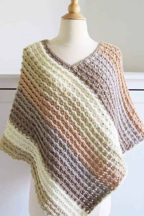 Poncho Au Crochet, Poncho Design, شال كروشيه, Crochet Poncho Free Pattern, Poncho Crochet, Crochet Poncho Patterns, Poncho Pattern, Shawl Crochet Pattern, Crochet Poncho