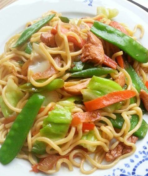 Pancit Miki Guisado Miki Noodles Recipe, Miki Guisado, Chicken Sotanghon Soup Recipe, Pancit Canton Recipe, Chicken Sotanghon Soup, Guisado Recipe, Best Ribs Recipe, Pancit Recipe, Julienned Carrots