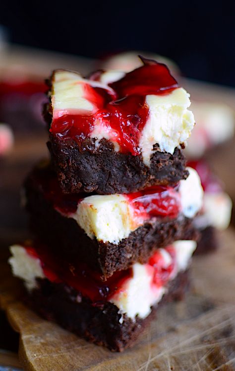 Brownies Fudgy, Cheesecake Swirl Brownies, Fruity Recipes, Cheesecake Brownie, Canning Cherry Pie Filling, Swirl Brownies, Brownie Toppings, Cherry Cheesecake, Cheesecake Brownies