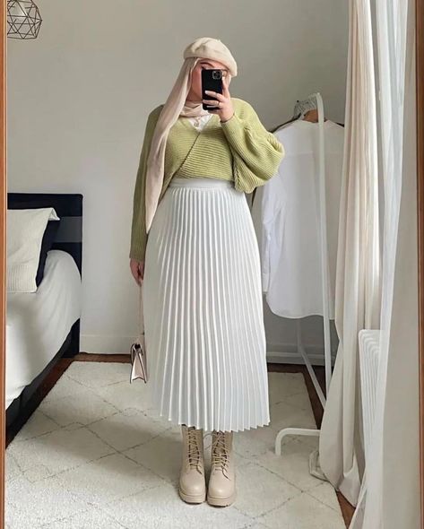 Hijab Fashion Inspiration Plus Size, Plus Size Hijabi Outfits, Modest Plus Size Fashion, Plus Size Hijab, Black Bridal Dresses, Curvy Casual Outfits, Hijab Inspiration, Stylish Plus Size Clothing, Modest Casual Outfits