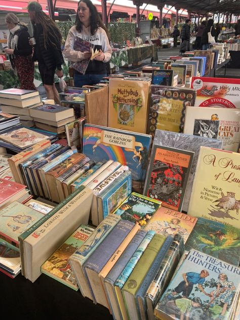 second hand vintage books reading queen victoria market melbourne australia Rainbow Goblins, Melbourne Markets, Queen Victoria Market, Melbourne Victoria, Books Reading, Book Marketing, Queen Victoria, Great Stories, Melbourne Australia