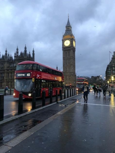 Double Decker Bus Aesthetic, Double Decker Bus London, London Life Aesthetic, Blue Sisters, London Double Decker Bus, Study In London, England Aesthetic, London Vibes, London Dreams