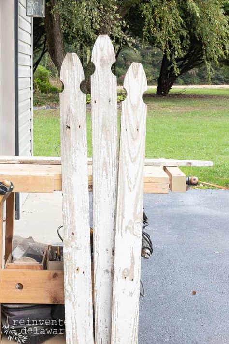 Today, I will show you how easy it is to turn a few old reclaimed fence boards into adorable rustic Christmas trees. Let Rustic Christmas Trees, Old Fence Boards, Fence Picket, Diy Christmas Decorations For Home, Fence Boards, Dixie Belle Paint Company, Old Fences, Gold Spray Paint, Christmas Projects Diy