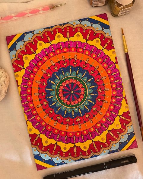 Colour Mandala, Drawing Tricks, Painted Decor, Vivekananda Quotes, Easy Mandala, Abstract Art Paintings Acrylics, Easy Mandala Drawing, Boho Painting, Mandala Art Therapy