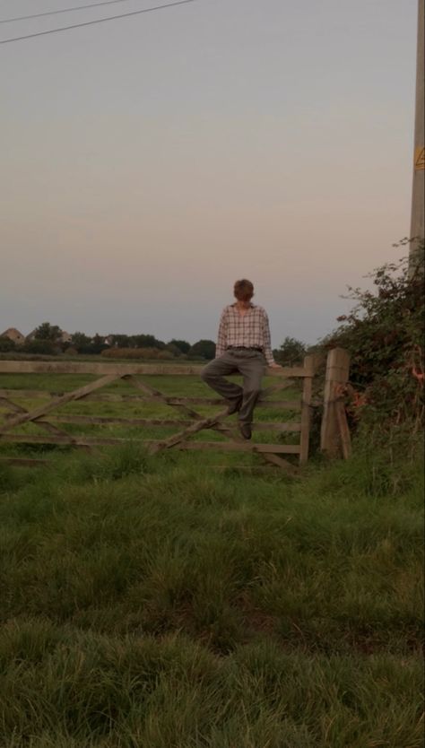 Male Farmer Aesthetic, Stable Boy Aesthetic, Cottagecore Men Aesthetic, Farmer Man Aesthetic, The Unmaking Of June Farrow Aesthetic, English Boy Aesthetic, Male Gardener Aesthetic, Cottagecore Aesthetic Boy, Small Town Boy Aesthetic