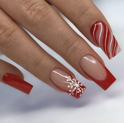 Red and white nail design Red And White Nails, Holiday Acrylic Nails, Red Christmas Nails, Red Acrylic Nails, Winter Nails Acrylic, Cute Christmas Nails, Christmas Gel Nails, Her Nails, Christmas Nails Acrylic