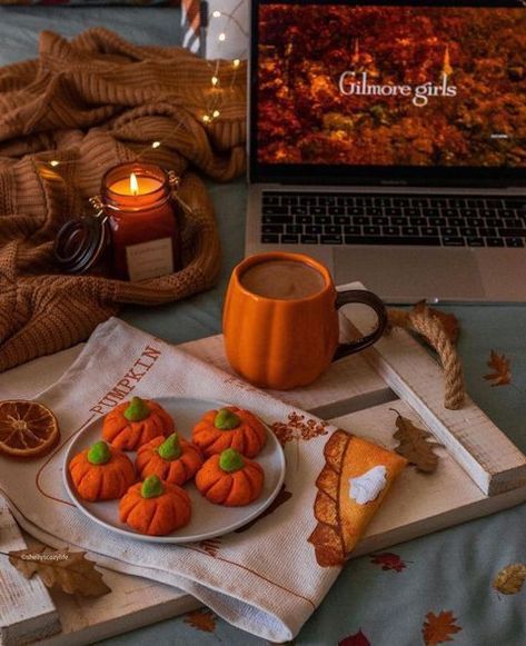 Fall Mood Board, Autumn Magic, Pumpkin Spice Season, Fall Halloween Decor, Fall Feels, Fall Pictures, Autumn Cozy, Autumn Aesthetic, Fall Wallpaper