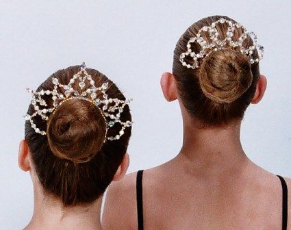 Ballet Headpieces Diy, Ballet Tiaras, Ballet Headpieces, Ballet Hairstyles, Beaded Crown, Tiara Headpieces, Headpiece Diy, Dance Accessories, Dance Jewelry