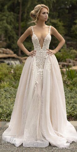 Wedding Dresses Backless Fitted, Wedding Dresses Fall, Couture Wedding Dresses, 2019 Couture, Dresses Fall, Sophisticated Bride, Fit And Flare Wedding Dress, Couture Bridal, Luxury Weddings