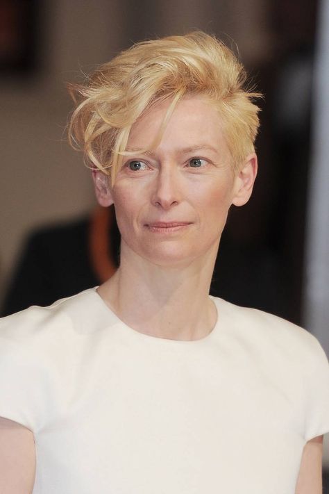 Tilda Swinton - Great side part & bangs Androgynous Hair, Drawing Help, Cool Short Hairstyles, Colorful Succulents, Tilda Swinton, Hair Haircuts, Best Short Haircuts, Short Hair Color, Black Hairstyles