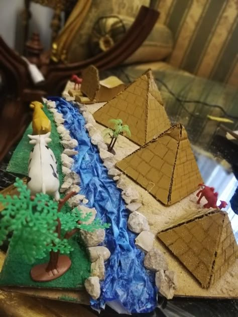 Pyramids Egypt Project Ideas, Diy Egyptian Pyramid School Projects, Diy Pyramids Egypt School Projects, Ancient Egypt Nile River Project, Ancient Egypt Pyramids Project, Ancient Egypt School Project, 3d Pyramid Project Ideas Ancient Egypt, Egypt School Projects, Egyptian Projects For Kids