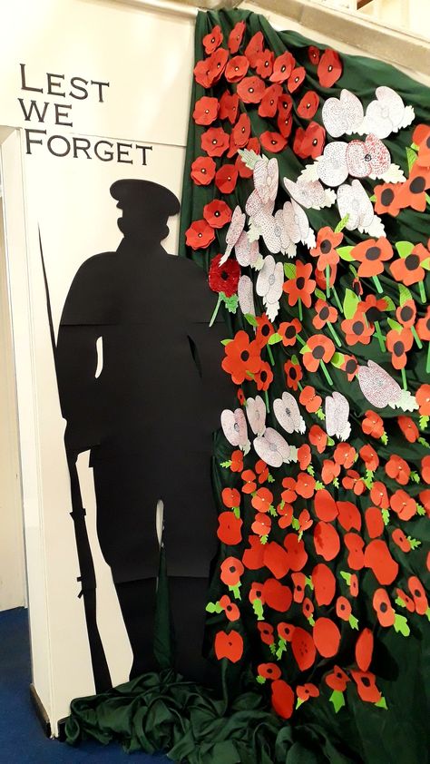 Remembrance Day Display School, Poppy Display Ideas, Buddy Poppy, Senior Center Activities, Classroom Door Displays, Unique Library, Remembrance Day Art, Remembrance Day Poppy, Remember Day