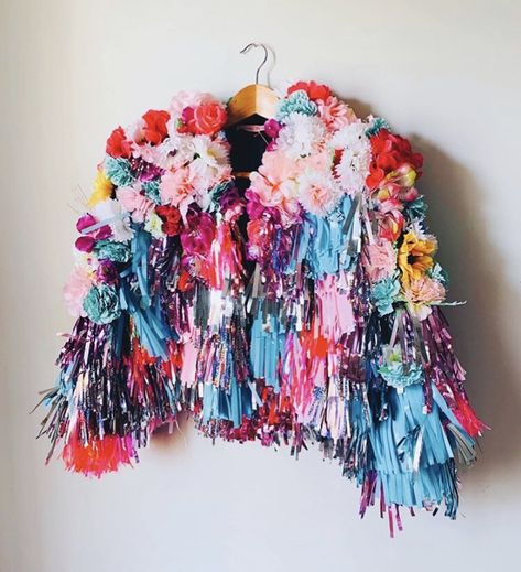 How To Make A Tinsel Jacket, Tinsel Jacket Outfit, Mardi Gras Costume Diy, Flower Jacket Outfit, Carnaval Ideas Outfit, Flower Festival Outfit, Diy Tinsel Jacket, Carnaval Outfit Ideas, Mardi Gras Jacket