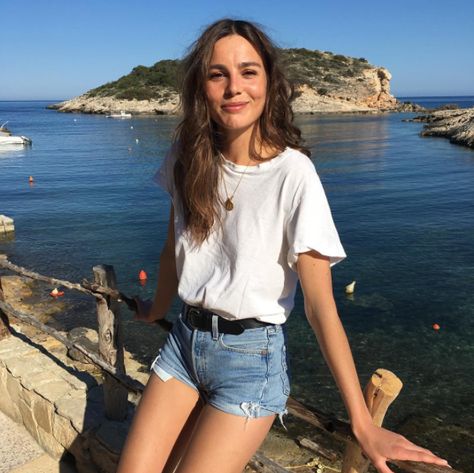 7 Things French Girls Are Wearing on Repeat This Summer French Girl Style Summer, French Girl Summer Style, Eleonore Toulin, Quoi Porter, French Girl Style, Trendy Swimwear, French Girls, Street Style Summer, Mode Inspo