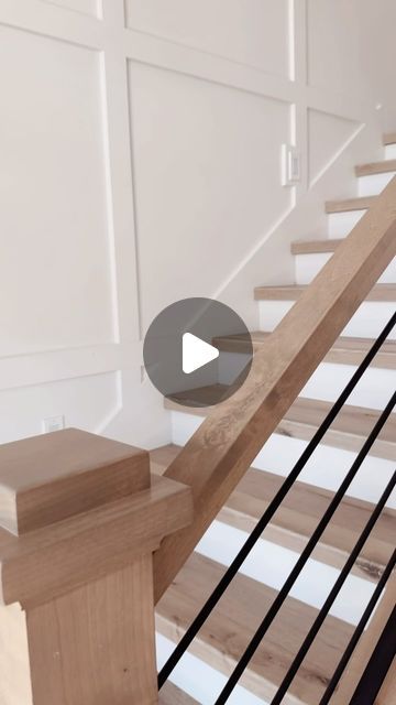 Horizontal Railing Stairs, Interior Railing Ideas, Statement Stairs, Horizontal Stair Railing, Island Staircase, Diy Stair Railing, Interior Stair Railing, Interior Railings, Stair Well