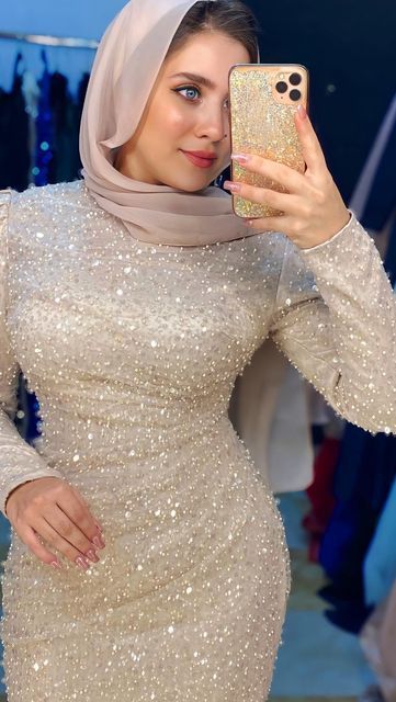 Dresses Soirée Hijab, Dress Engagement Hijab, Dresses For Hijab Soiree Simple, Simple Hijab Engagement Dress, Hijab Dresses Soiree, Elegant Hijabi Soiree Dresses, Engagement Dress Hijab, Beige Soiree Dresses Hijab, Silver Soiree Dresses For Hijab