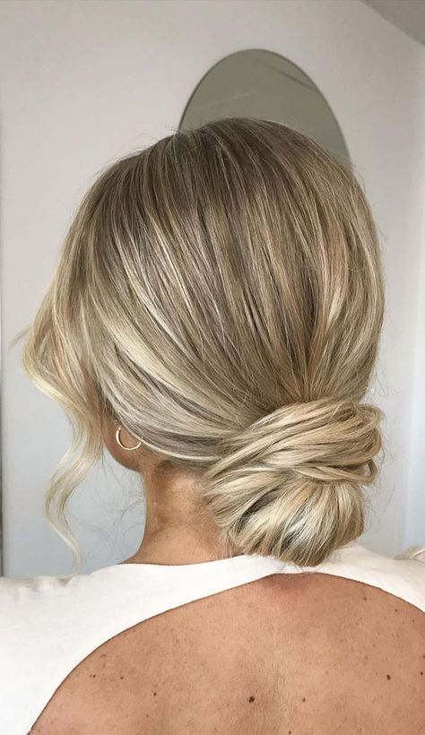 Low Bun Wedding Hair, Bridesmaid Hair Inspo, Bridemaids Hairstyles, High Bun Hairstyles, Bridesmaid Updo, Wedding Hair Up, Low Bun Hairstyles, Guest Hair, Bridesmaid Hair Makeup