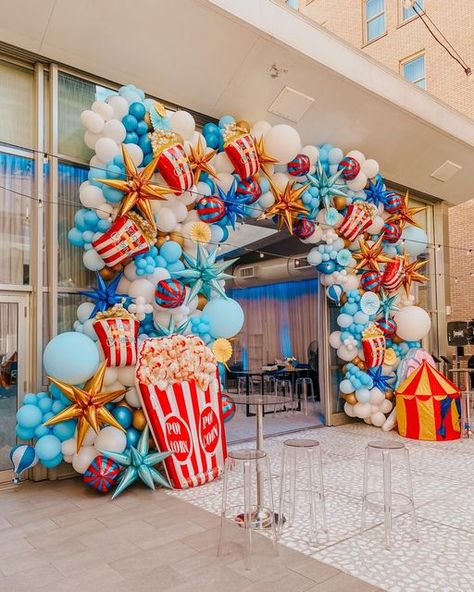 Circus Balloon Backdrop, Disney Circus Birthday Party, Carnival Theme Balloon Garland, Carnival Themed Balloon Arch, Homecoming Party Decorations, Movie Night Balloon Garland, Carnival Event Decor, Carnival Balloon Decorations, Circus Balloon Arch