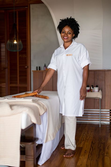 Spa Staff Uniform, Zuri Zanzibar, Clinic Photoshoot, Long Shirt Style, Ensemble Blazer, Hotel Uniforms, Spa Uniform, Blazer Blouse, Business Casual Wear