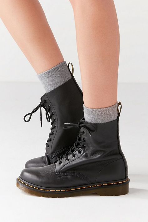 Doc Martens Pascal, Style Doc Martens, Red Doc Martens, Dr Martens Pascal, White Doc Martens, Doc Martens Style, Doc Martens Boots, Womens Black Booties, Army Boots