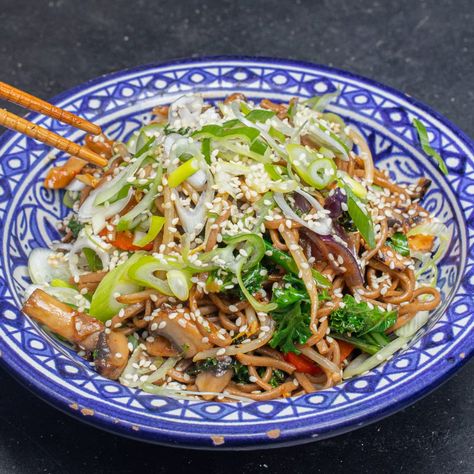 Mob — Yasai Yaki Soba by Wagamama Wagamama Recipe, Soba Recipe, Mob Kitchen, Yaki Soba, Soba Noodles Recipe, Vegan Pasta Dish, Doner Kebab, Recipe Vegetarian, Easy Asian Recipes