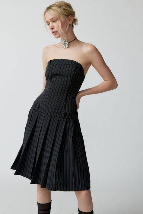 Pleated Knee Length Skirt, Drop Waist Dress Casual, Knee Length Skirt Outfit, Pin Striped Dress, Knee Length Pleated Skirt, Midi Pleated Skirt, Fashion Evolution, Drop Waist Skirt, Clothing Wishlist