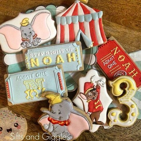 Good morning!! Hope you have a happy Saturday!! Aren't these Dumbo cookies the cutest!?! Cookies by @sifts_and_giggles #dumbo #disneysea #disneyland #disneyart #disneymagic #disney #cookies #decoratedcookies #sugarcookies #edibleart #circus #baker #baking #birthday #ideas Dumbo 1st Birthday, Dumbo Baby Shower Theme, Dumbo Birthday Party, Dumbo Birthday, Circus Cookies, Birthday Parties Ideas, Disney Cookies, Circus Theme Party