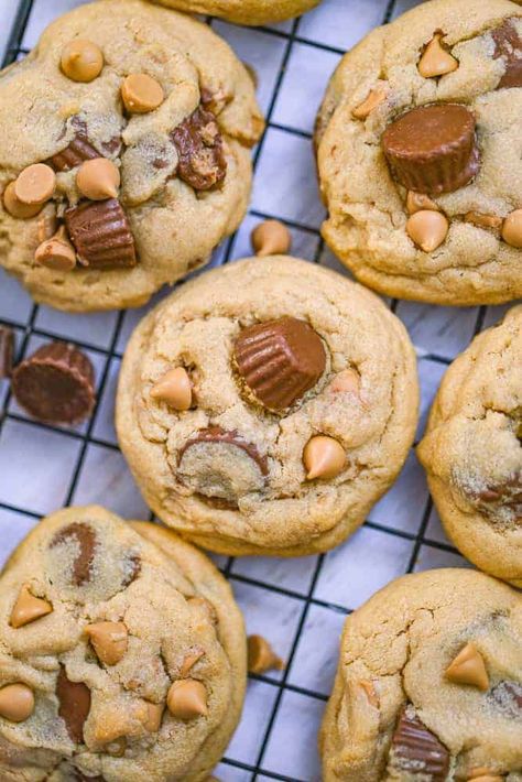 Peanut Butter Cup Explosion Cookies - These amazing Peanut Butter Cup Explosion Cookies are thick, soft and full of peanut butter flavor that will have you falling in love with them in no time. #peanutbutter #cookies #peanutbuttercookies #peanutbuttercups Chocolate Explosion Cookies, Peanut Butter Overload Cookies, Chocolate Explosion Chip Cookies, Butter Desserts, Cookie Brownie, Cookie Sandwich, Peanut Butter Cup Cookies, Butter Recipes, Peanut Butter Cup