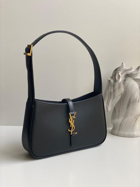 Ysl Purse, My Style Bags, Luxury Bags Collection, Handbag Essentials, Vintage Ysl, Girly Bags, Back Bag, Fancy Bags, Jewelry Fashion Trends