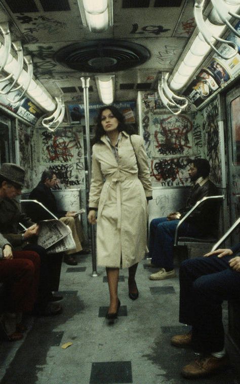 New York Subway, Nyc Street Style, Subway Train, Fast Company, Nyc Subway, Vintage New York, Cool Street Fashion, Photojournalism, New Yorker