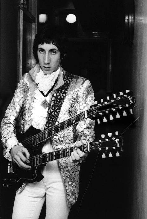 Cursed Guitar, John Entwistle, Keith Moon, Roger Daltrey, Pete Townshend, Swinging Sixties, I'm With The Band, Guitar Neck, Guitar Hero