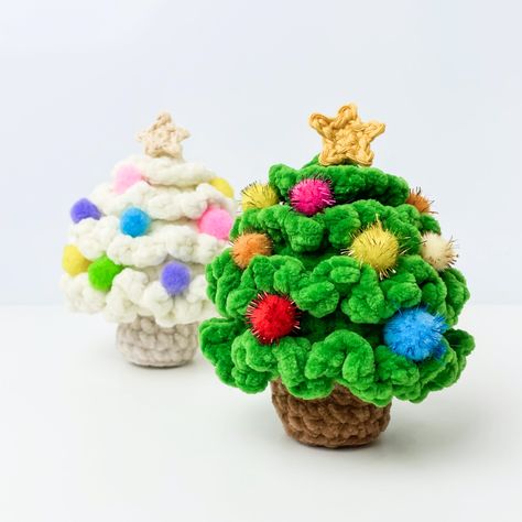 Rose and Lily Amigurumi: Free Patterns Crochet Squishy, Crochet Seahorse, Crochet Pear, Crochet Stingray, Crochet Christmas Trees Free, Amigurumi Christmas Tree, Crochet Donut, Crochet Reversible, Amigurumi Easy