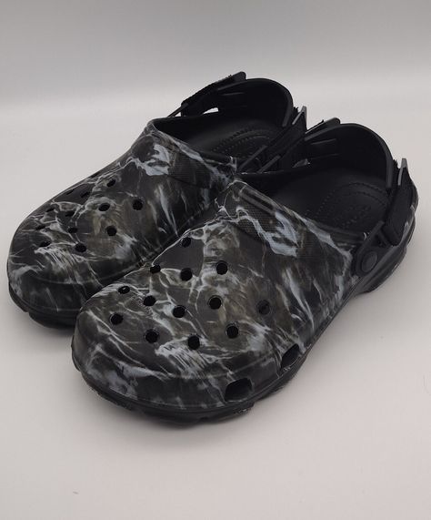 Crocs Mossy New Mossy Oak Element Camo Print size 10 women's size 8 men's Camouflage Crocs, Size 10 Women, Women's Crocs, Print Shoes, Mossy Oak, Shoe Print, Camo Print, Pattern Making, Camouflage