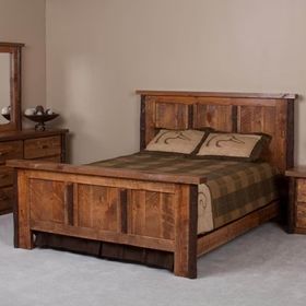 Whether you live in a mountain lodge or just want to give your bedroom a little more cabin-theming, our rustic beds are the perfect centerpiece. Made by hand from Hickory, Cedar, or Barnwood, they meet the highest quality standards and have a clear-coat lacquer finish to bring out details, protect from splinters, and i Rustic Lodge Bedroom, Barnwood Bed, Farmhouse Bedroom Set, Lodge Bedroom, Lodge Bedding, Rustic Farmhouse Bedroom, Rustic Farmhouse Furniture, Log Bed, Bookcase Bed