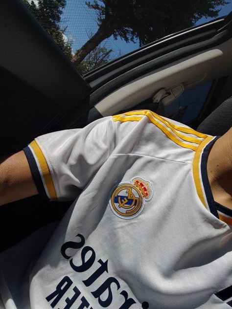 Madrid Outfits, Madrid Logo, Best Soccer Shoes, Real Madrid Logo, Best Poses For Boys, Muka Lelaki, Youth Photos, Real Madrid Team