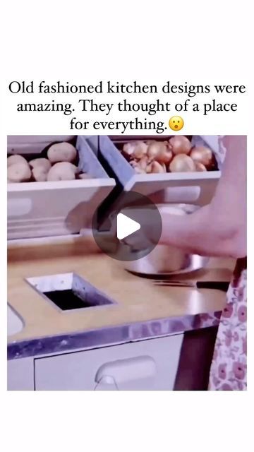 Jen Watson | Cleaning, Organizing, Home Tips & more. on Instagram: "This is genius just like the fridges back then. Makes me wonder why they took a lot of these kitchen features away…🤔🤨 . . . . . . . . . . . . . . . . . . . #cool #handy #genius #didyouknow #mindblown #kitchendesign #smartdesign #vintage #vintagekitchen #vintagefridge #kitchen #oldschool #fridge #cleankitchen #kitcheninspiration #kitchenremodel #kitcheninspo #kitchenrenovation #didyouknow" Vintage Inspired Appliances, Old Fashioned Kitchen Aesthetic, Grandma‘s Vanity Made Into A Kids Kitchen, 1940 Kitchen, Vintage Style Oven, Kitchen Keeping Room, Abandoned Kitchen Old Houses, Vintage Kitchen Gadgets, Vintage Fridge