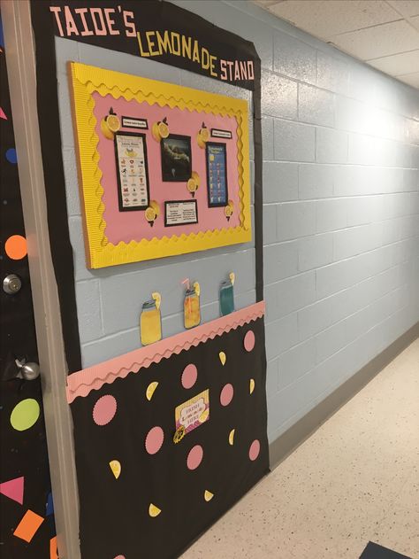 Lemonade stand bulletin board  #lemonade #bulletin #ResLife #mville Lemonade Stand Bulletin Board, Lemon Bulletin Board Ideas, Lemon Bulletin Board, Tennis Decorations, Ra Inspiration, Door Stand, Spring Door Decoration, Lemon Theme, Art Walls