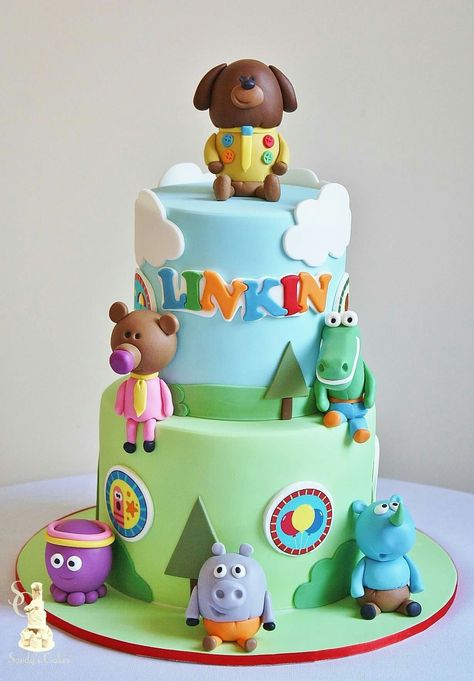 Hey Duggee themed birthday cake Hey Dougie Cake, Dugee Cakes, Duggee Birthday Cake, Hey Duggee Birthday Party, Hey Duggee Cake, Hey Duggee Party, Duggee Party, Bolo Hot Wheels, Toddler Birthday Cakes