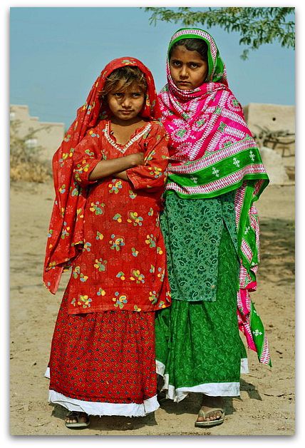 colours of desert rohi, PAKISTAN | Flickr - Photo Sharing! Real Portrait, Hindi Photo, Asia Culture, Orang India, Amazing India, Indian Colours, India Culture, India People, Jaisalmer