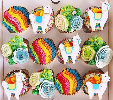 Llama cupcakes Llama Cupcakes, Llama Puns, 1st Birthday Foods, Pinata Cupcakes, Mexican Baby Shower, Sweet 16 Birthday Gifts, Fiesta Cake, Unique Cupcakes, Mexican Birthday