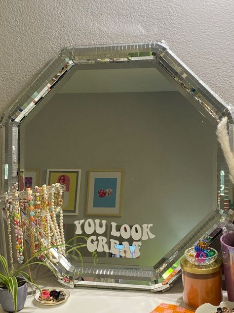 Diy Disco Mirror Frame, Diy Disco Mirror, Mirror Makeover Diy, Totem Ideas, Tile Mirror Frame, Spiegel Diy, Disco Mirror, Tile Mirror, Mirror Makeover