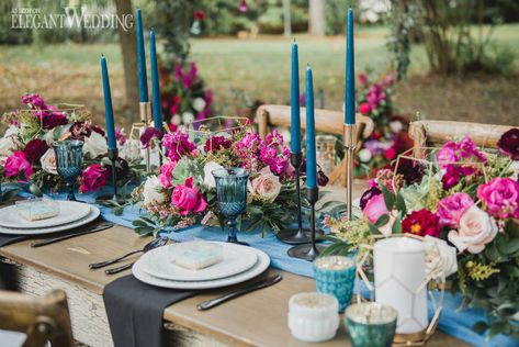 Outdoor Wedding Tables, Wedding Table Themes, Magenta Wedding, Rustic Wedding Table Decor, Rustic Elegant Wedding, Jewel Tone Wedding, Boda Mexicana, Rustic Wedding Table, Wedding Reception Centerpieces