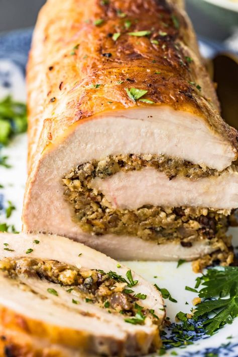 Stuffed Pork Roast, Stuffing Ideas, Pork Roulade, Roulade Recipe, Bbq Pork Sandwiches, Pork Loin Roast Recipes, Recipe Pork, Pork Roll, Stuffed Pork