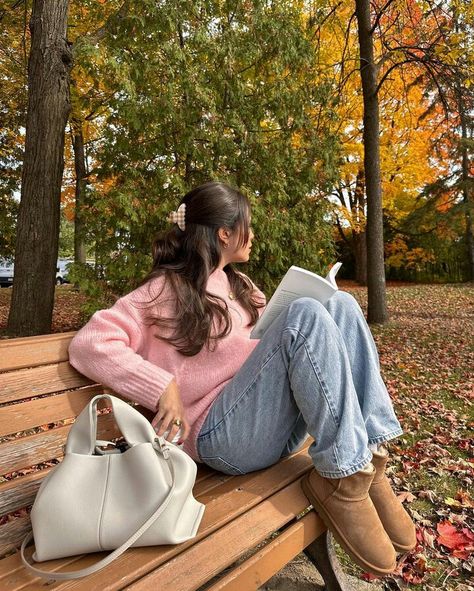 Autumn Fits, Uggs Outfit, Fall Photoshoot, Fall Fits, Winter Fits, Trendy Fall, Chic Outfit, Autumn Cozy, Autumn Aesthetic