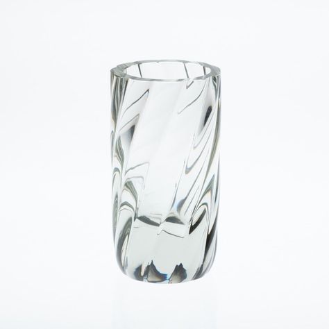 Hagelstam & Co | Kaj Franck (1911-1989) Kaj Franck, Glass Design, Modern Vintage, Finland, Modern Contemporary, Shot Glass, Glass Vase, Design Art, Retro Vintage