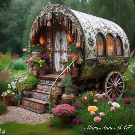 Romani Wagon Interior, Romani Caravan Interior, Witch Caravan, Romani Caravans, Romani Wagons, Bedroom Diorama, Storybook House, Unique Cottages, Garden Pond Design