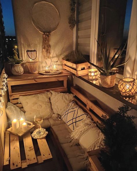 @drift_daze Bohemian Room Decor, String Lights In The Bedroom, Balcony Design Ideas, Aesthetic Bedroom Decor, Bohemian Room, Cottages And Bungalows, Cottage Style Decor, Beach House Interior, Deco Boheme