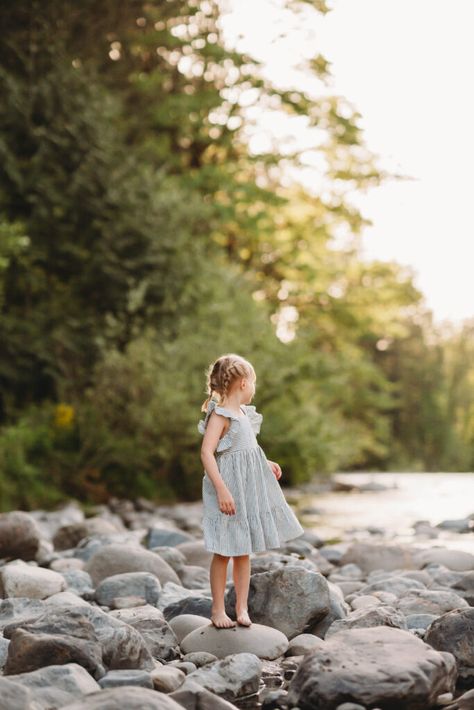 River Family Photos near Seattle Seattle Family Photos, Family Photos At Lake, Family Photos By River, River Family Photos, Family River Photoshoot, River Family Photoshoot, Creek Minis, Grandparent Photoshoot, Creek Session