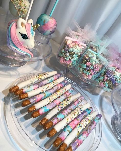 Cheap Unicorn Birthday Party, Unicorn Baked Goods, Unicorn Party Treats, Twonicorn Party, Unicorn Sweets Table, Unicorn Food Ideas Themed Parties, Unicorn Treat Table, Unicorn Treats, Unicorn Desserts